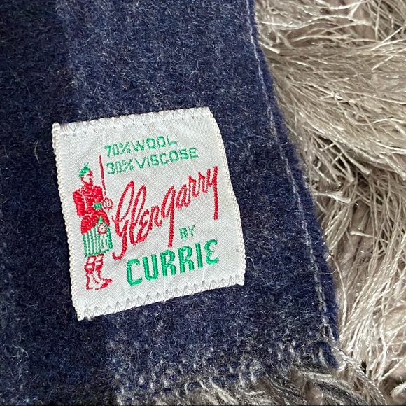 Glengarry by Currie 70% wool, 30% viscose grey, blue, pink fringed scarf. Used. - Picture 5 of 8